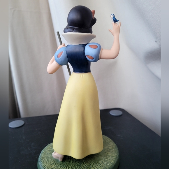 WDCC Snow White & The Seven Dwarfs "Whistle While You Work - Picture 4 of 5